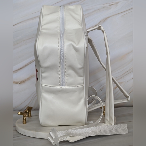 NWOT Hello Kitty Star Shaped Backpack - Picture 6 of 8